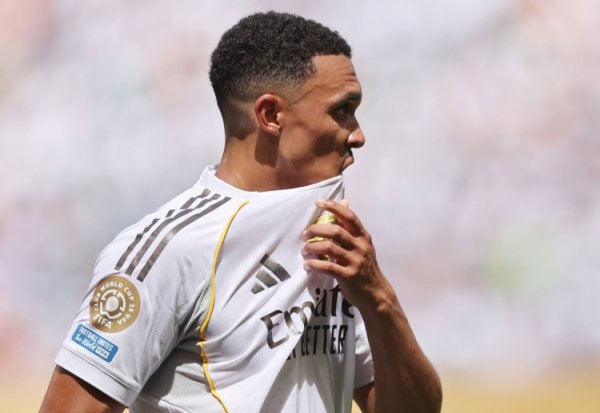 易盛通 西媒：阿隆索将在欧冠做出轮换，阿诺德和马斯坦托诺有望首发出场